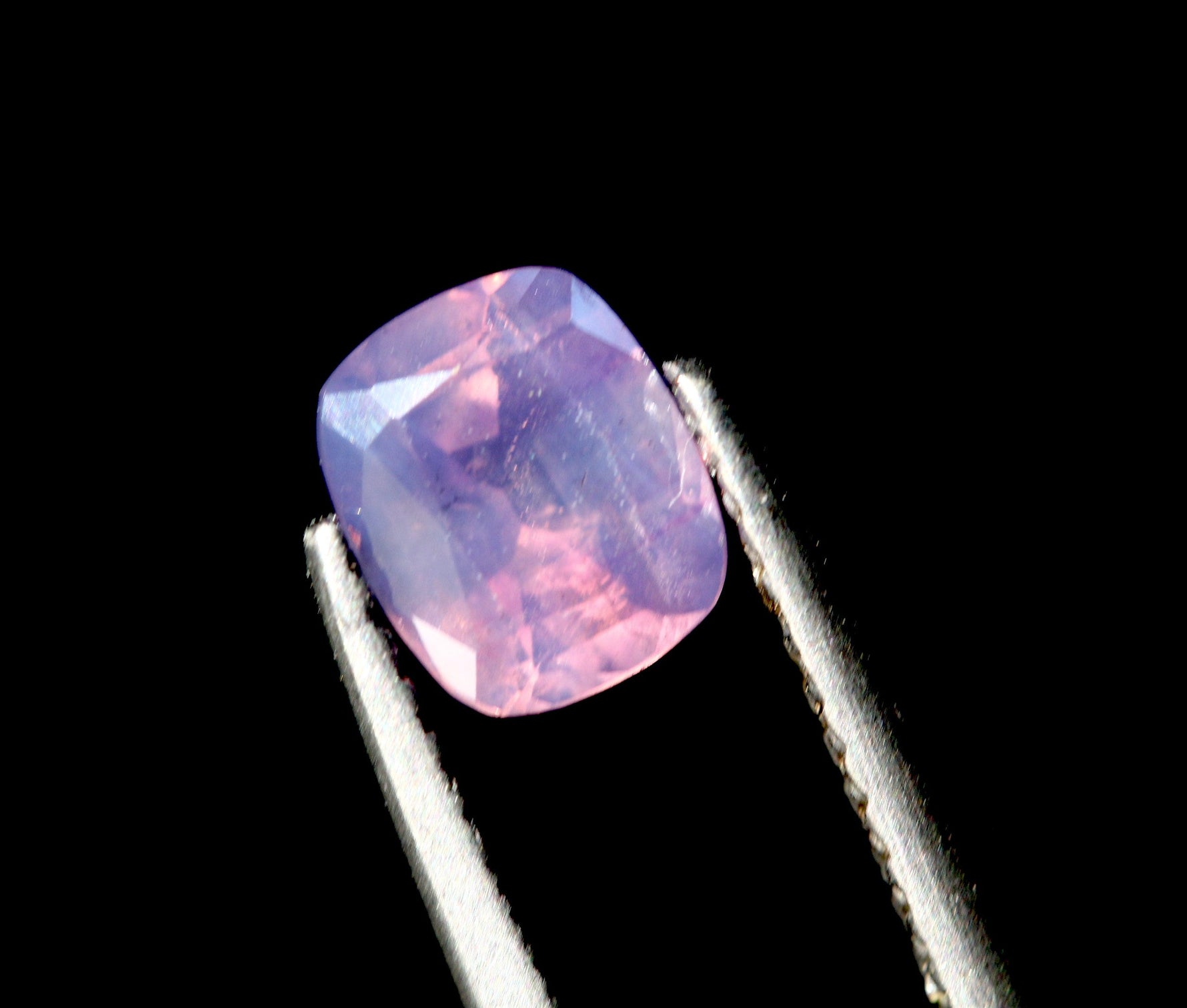 1.10 carats Lavender Sapphire Stone