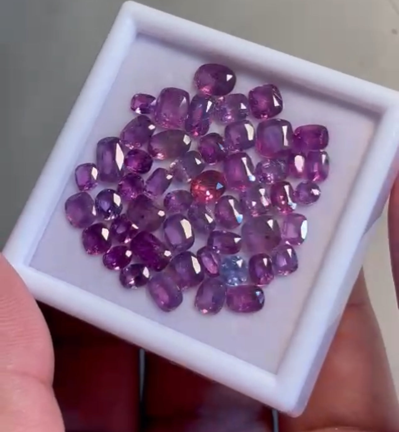 30 carats Natural Pink Kashmir Sapphires Stones