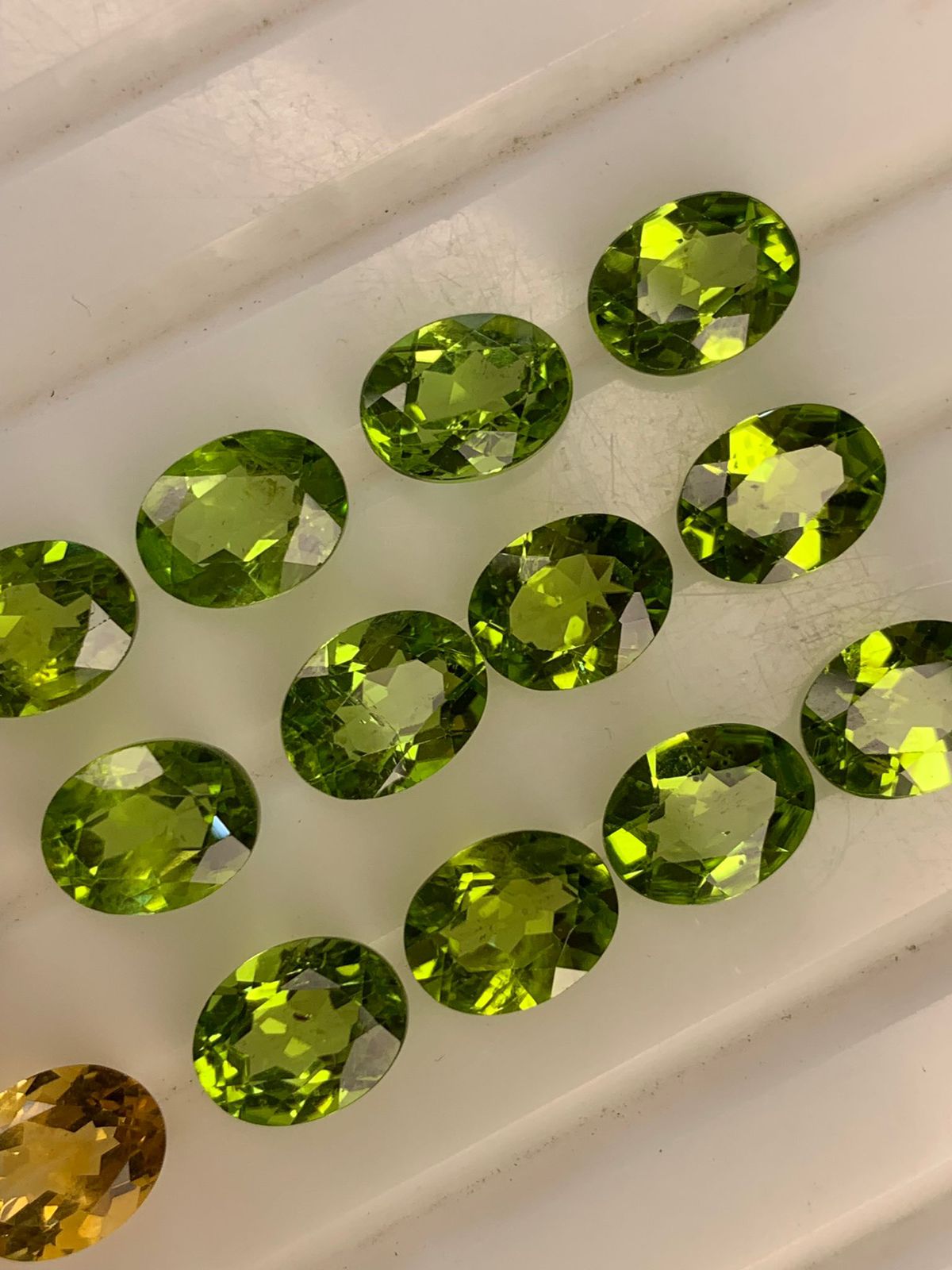 Deals of Loose Peridots Stones