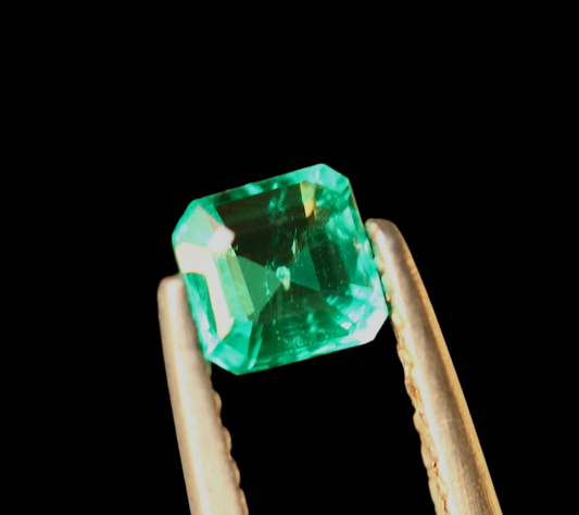 Vivid Green Emerald Stone