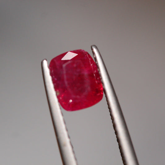 1.41 carats Precious Kashmir Ruby Loose Stone