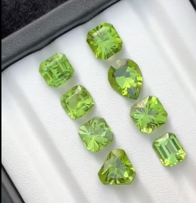 23 carats Natural Peridots from Kohistan Valley