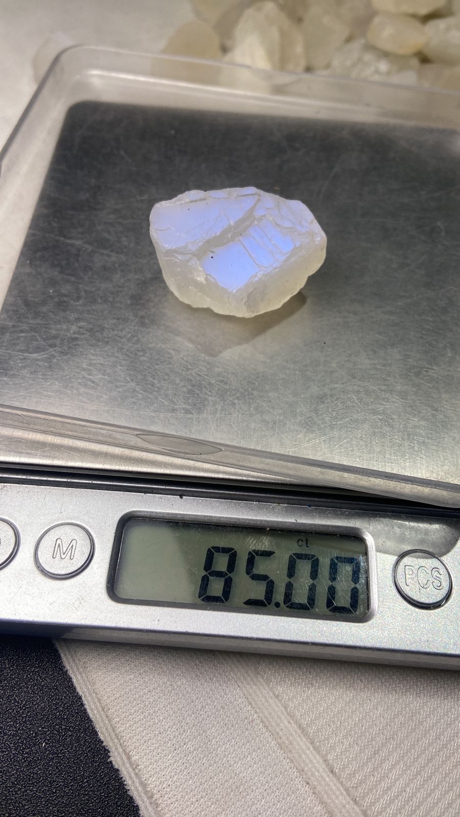 1 Kilo Gram Moonstone for Cabbing and Cutting