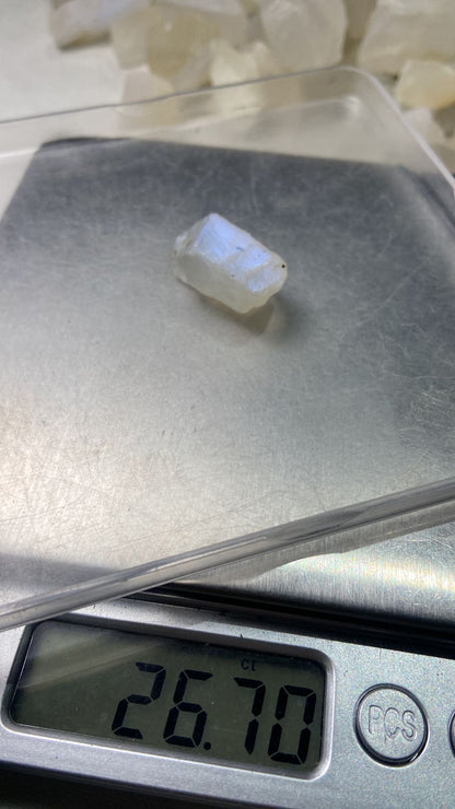 1 Kilo Gram Moonstone for Cabbing and Cutting