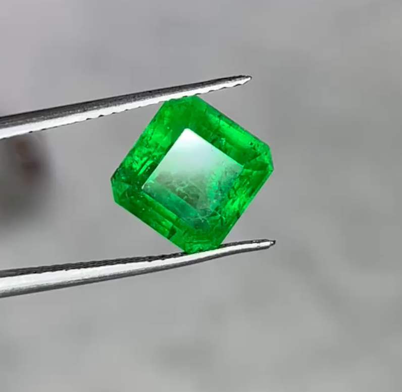 1 carats Natural Swat Emerald best quality