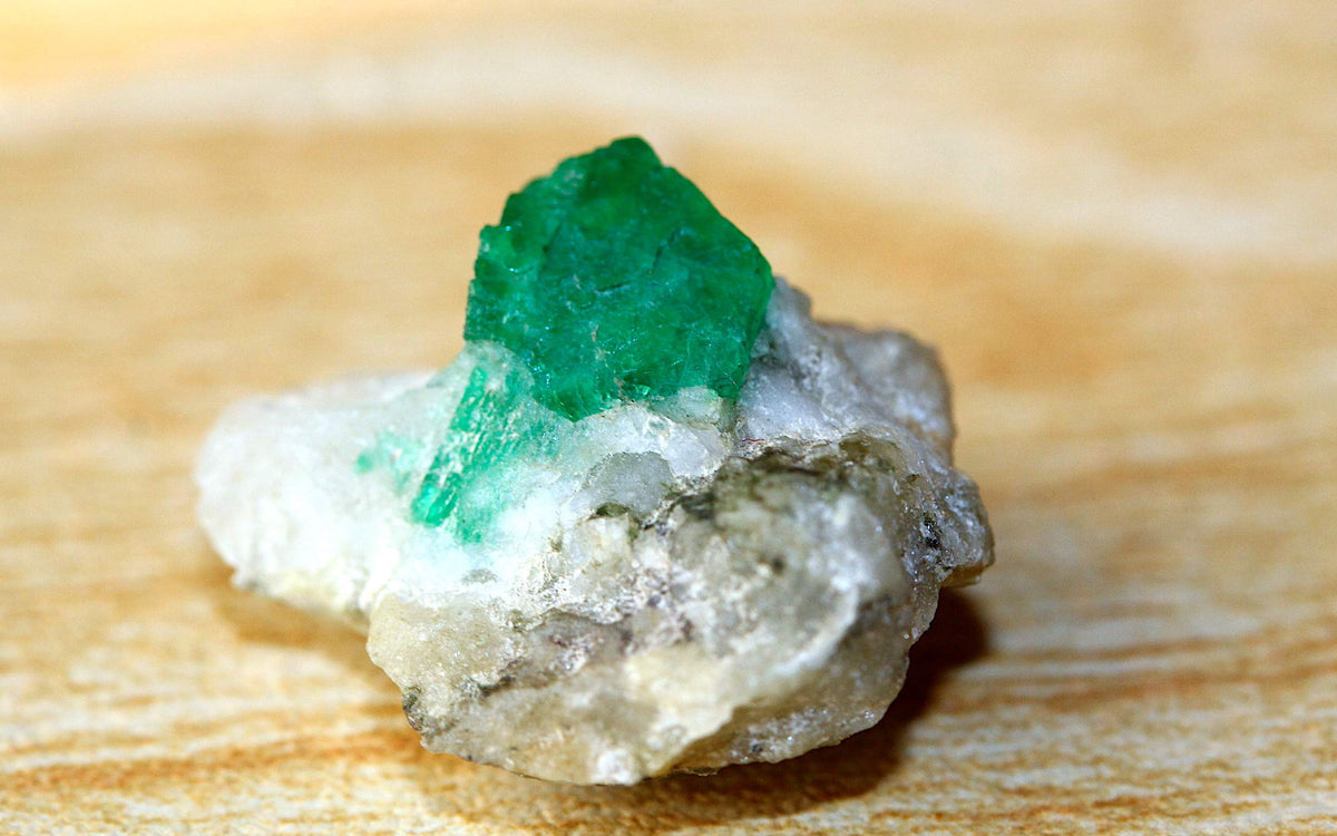 32.6 carats Real Emerald on Calcite from Swat